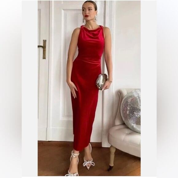 BLOGGERS FAV ZARA VELVET RED MIDI DRESS - Picture 1 of 9